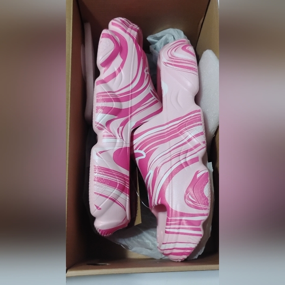 Champion PINK Shoes CP101957W Women 6 in box original - Picture 16 of 16